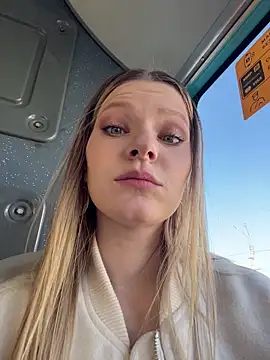 MaryHiggins online show from 04-11-26, 01:37