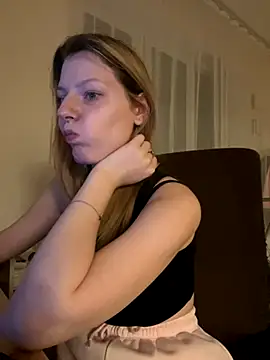 MaryHiggins online show from 11-23-25, 04:06