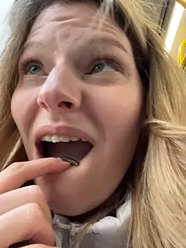 MaryHiggins online show from 10-04-25, 01:45