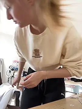 MaryHiggins online show from 10-11-25, 08:59