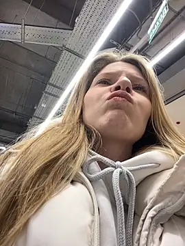 MaryHiggins online show from 11-19-25, 08:03