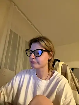 MaryHiggins online show from 11-05-25, 01:20