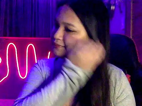 Snapshot of EmpressYna chatting on 10-27-25, 09:38 EmpressYna online show from 10-27-25, 09:38