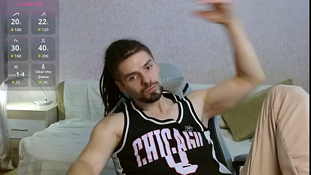 Aestheticguy101 online show from 10-14-25, 01:34