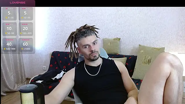 Snapshot of Aestheticguy101 chatting on 07-23-26, 01:08 Aestheticguy101 online show from 07-23-26, 01:08