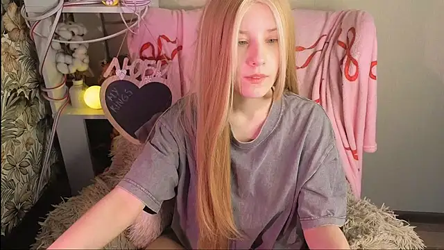 sarakaell online show from 03-12-26, 01:44