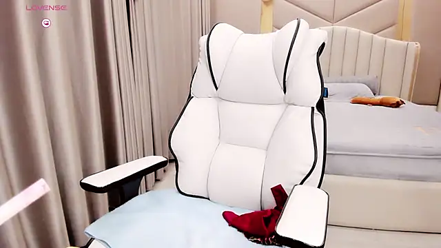 Snapshot of Girl__Funny chatting on 10-02-25, 06:22 Girl  Funny online show from 10-02-25, 06:22