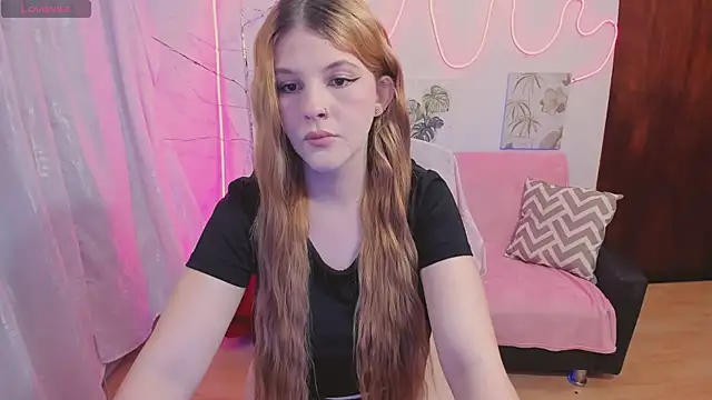 Snapshot of MillySandlerr chatting on 06-18-26, 08:46 MillySandlerr online show from 06-18-26, 08:46