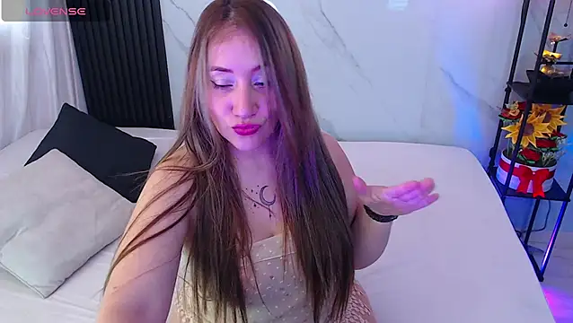 Snapshot of hotpawgmilf chatting on 10-14-25, 06:52 hotpawgmilf online show from 10-14-25, 06:52