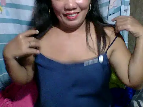 pinaySandra online show from 11-14-25, 01:37