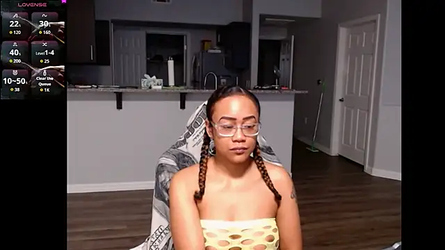 RylHoneyy online show from 06-11-26, 02:33