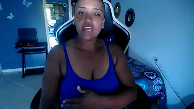 marysol83 online show from 04-12-26, 03:48