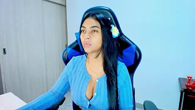 sophiax-x online show from 12-18-25, 11:03