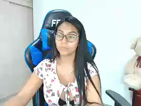 Snapshot of sophiax-x chatting on 03-15-25, 12:58 sophiax-x online show from 03-15-25, 12:58