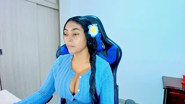 sophiax-x online show from 12-17-25, 06:24