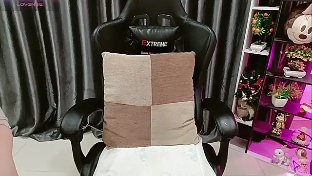 Yuki-yio online show from 02-25-26, 01:17