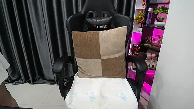 Yuki-yio online show from 09-21-25, 12:49