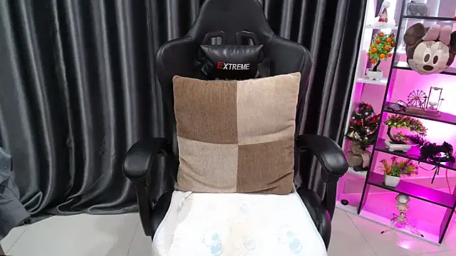 Yuki-yio online show from 10-09-25, 01:17