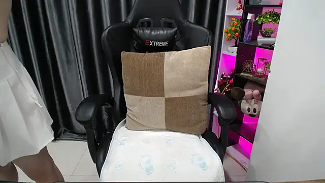 Yuki-yio online show from 09-24-25, 01:24