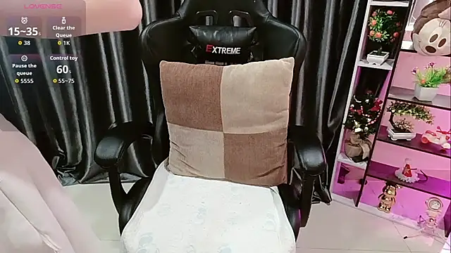 Yuki-yio online show from 01-14-26, 01:20