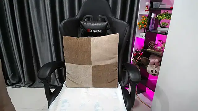 Yuki-yio online show from 09-26-25, 01:23