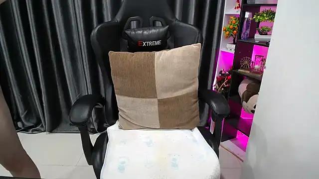 Yuki-yio online show from 09-16-25, 01:17