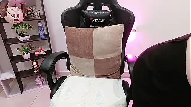 Yuki-yio online show from 03-13-26, 01:21