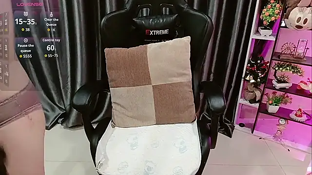 Yuki-yio online show from 11-14-25, 01:42