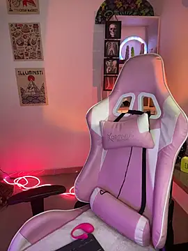 Emma Wish online show from 11-14-25, 09:29