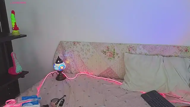 Snapshot of Emma_Wish chatting on 02-25-26, 05:35 Emma Wish online show from 02-25-26, 05:35