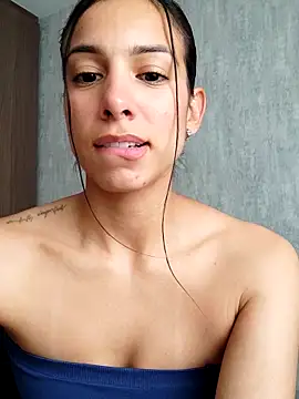 Snapshot of Angelinalombardi_ chatting on 10-10-25, 05:36 Angelinalombardi  online show from 10-10-25, 05:36