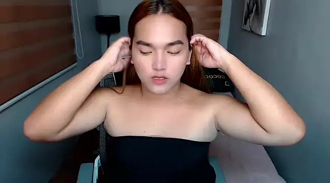 MoaningKylie online show from 12-31-24, 01:19