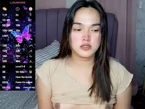 Snapshot of MoaningKylie chatting on 03-08-26, 12:19 MoaningKylie online show from 03-08-26, 12:19