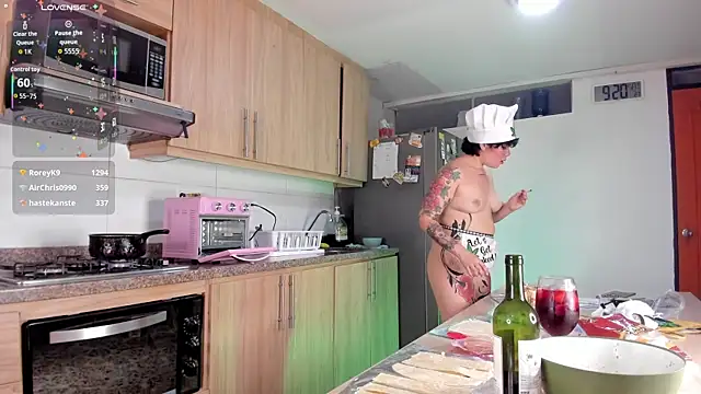 Snapshot of Amy_art chatting on 06-14-26, 02:24 Amy art online show from 06-14-26, 02:24