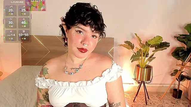 Snapshot of Amy_art chatting on 05-19-26, 08:49 Amy art online show from 05-19-26, 08:49