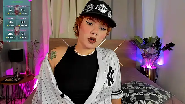 Amy art online show from 11-22-25, 08:40