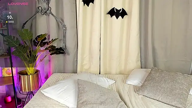 Amy art online show from 10-10-25, 10:10