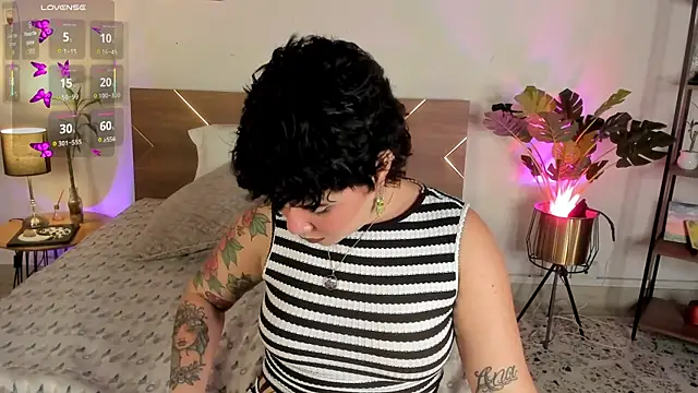 Amy art online show from 04-16-26, 09:39