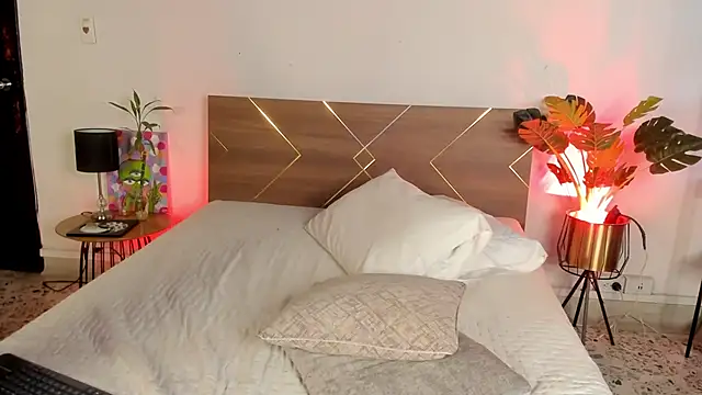 Amy art online show from 04-05-26, 01:18