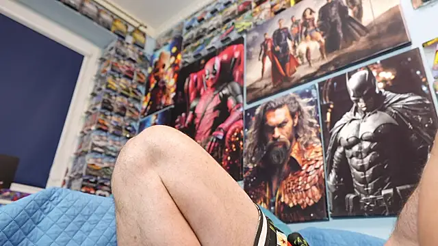 Snapshot of Muscle_Bear chatting on 07-17-26, 05:37 Muscle Bear online show from 07-17-26, 05:37