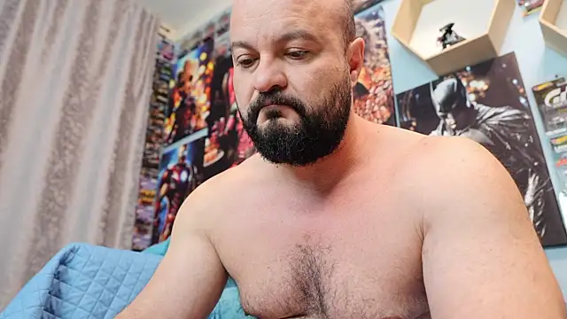 Snapshot of Muscle_Bear chatting on 11-25-25, 06:25 Muscle Bear online show from 11-25-25, 06:25