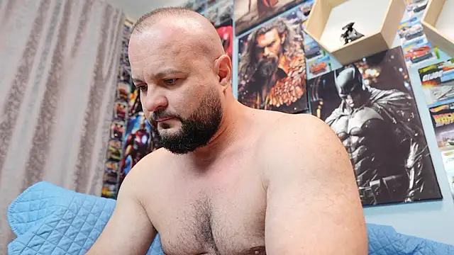 Snapshot of Muscle_Bear chatting on 02-15-26, 07:51 Muscle Bear online show from 02-15-26, 07:51