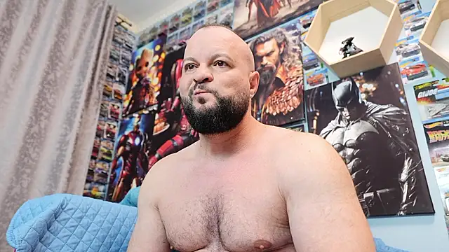 Snapshot of Muscle_Bear chatting on 02-21-26, 06:37 Muscle Bear online show from 02-21-26, 06:37