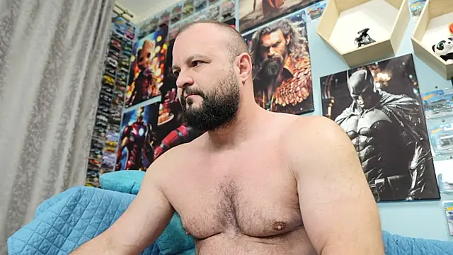 Snapshot of Muscle_Bear chatting on 10-26-25, 05:08 Muscle Bear online show from 10-26-25, 05:08