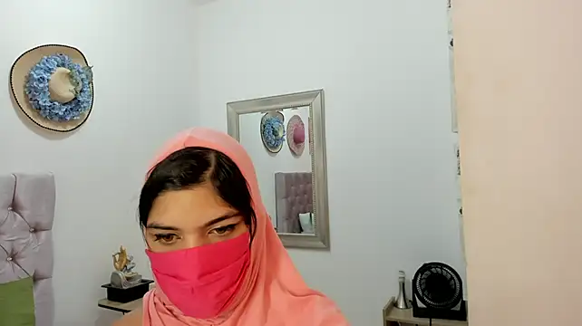 Snapshot of anissa- chatting on 02-12-25, 12:33 anissa- online show from 02-12-25, 12:33