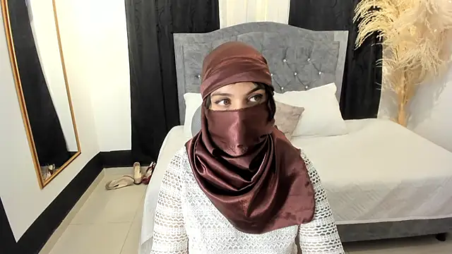 Snapshot of anissa- chatting on 03-06-25, 03:35 anissa- online show from 03-06-25, 03:35