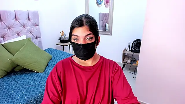 Snapshot of anissa- chatting on 02-05-25, 01:00 anissa- online show from 02-05-25, 01:00