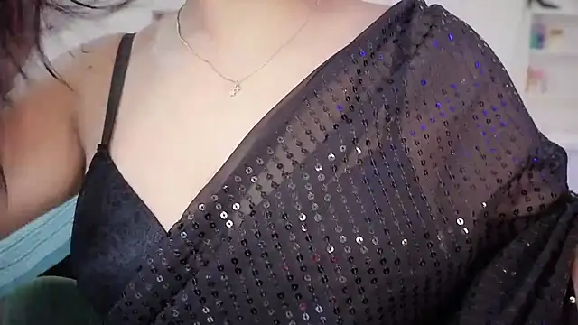 Snapshot of Sizzling__ZAARA chatting on 07-11-26, 04:35 Sizzling ZAARA online show from 07-11-26, 04:35