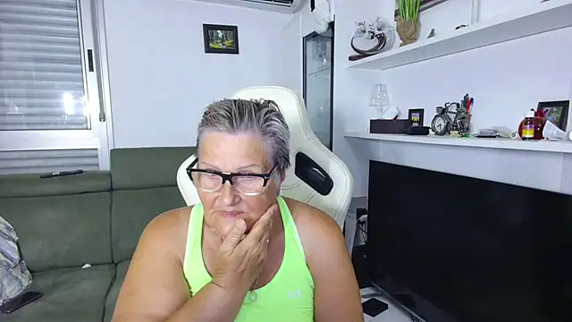 Selenna57 online show from 06-18-26, 05:18