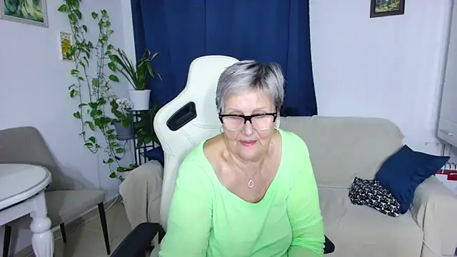 Selenna57 online show from 02-11-26, 06:19